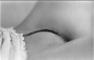 gros sur un sexe féminin vu du dessus