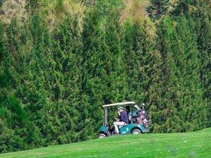 Photos: Une partie de golf en Suisse (15/04/14)