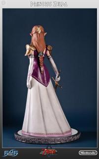  [Geek] : Legend of Zelda : Statue Twilight Princess   zelda twilight geek 