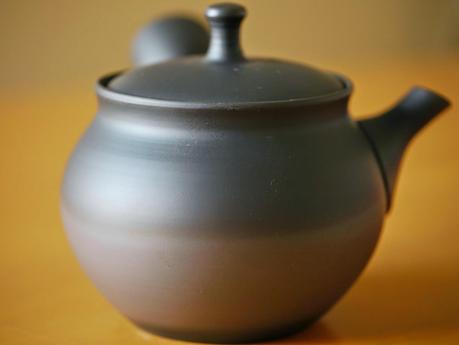 Quatre théières Tokoname par Shôryû, techniques de cuisson Quatre théières Tokoname par Shôryû, techniques de cuisson