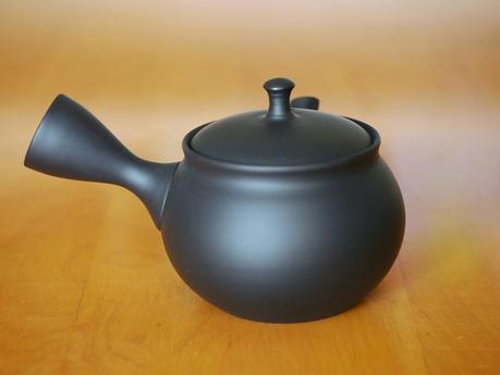 Quatre théières Tokoname par Shôryû, techniques de cuisson Quatre théières Tokoname par Shôryû, techniques de cuisson