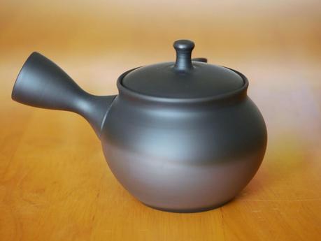 Quatre théières Tokoname par Shôryû, techniques de cuisson Quatre théières Tokoname par Shôryû, techniques de cuisson