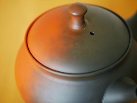 Quatre théières Tokoname par Shôryû, techniques de cuisson Quatre théières Tokoname par Shôryû, techniques de cuisson