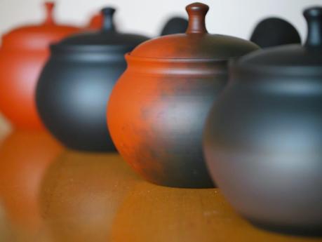Quatre théières Tokoname par Shôryû, techniques de cuisson Quatre théières Tokoname par Shôryû, techniques de cuisson
