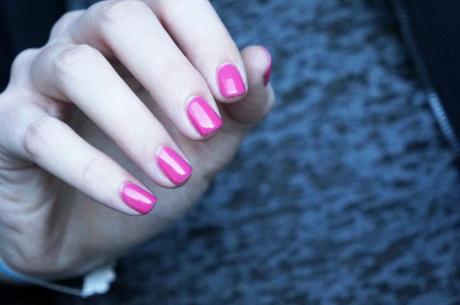 OPI Strawberry Margarita swatch - Manucure semi-permanente avis test review Culture of Color OPI Strawberry Margarita swatch - Manucure semi-permanente avis test review Culture of Color