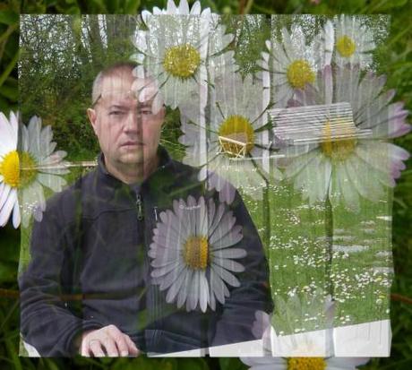 Carnet / Au ras des pâquerettes carnet,note,journal,littérature,écriture de soi,autobiographie,blog littéraire de christian cottet-emard,pâquerette,pissenlit,coucou,selfies,portrait,autoportrait,oyonnax,ain,jura,populisme,culture,sport,laideur,étrangeté,sentiment d'étrangeté,lyon,rhône-alpes,france,concert