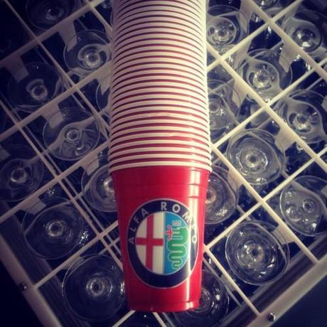 On prépare notre soirée avec la belle #alfaromeo 4C 10289905_10152360599837867_774772566812357363_n.jpg