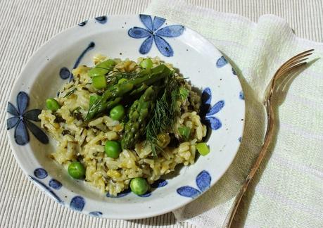Risotto de printemps (Risotto aux asperges vertes, petits pois, fèves et épinards) Risotto de printemps (Risotto aux asperges vertes, petits pois, fèves et épinards)