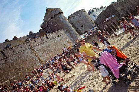 Cosatto sur la plage de Saint Malo Cosatto sur la plage de Saint Malo