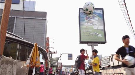 Thaïlande-Brézil, 2014: Pluie de ballons sur Bangkok [HD]