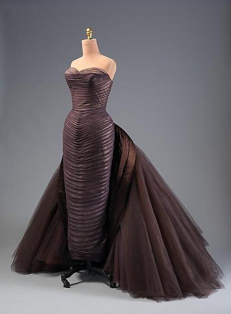 The-butterfly-gown---Charles-James-1955-6.jpg