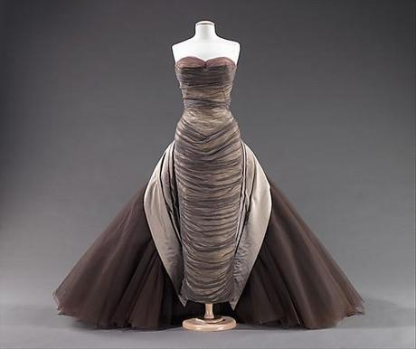 The-butterfly-gown---Charles-James-1955-8.jpg