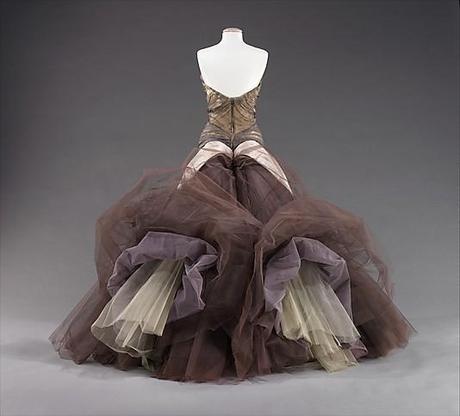 The-butterfly-gown---Charles-James-1955-3.jpg