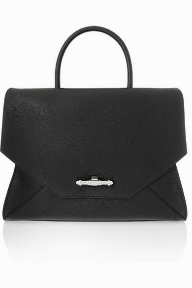 Le sac Obsedia de Givenchy s'élargit...