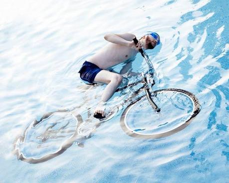 J’AIME LA PHOTO #12 : Les lois (Débiles) américaines Californie : Interdiction de faire du vélo dans une piscine