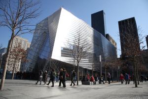 Le « National September 11 Memorial Museum » va ouvrir ses portes Pavilion-exterior-daytime-2