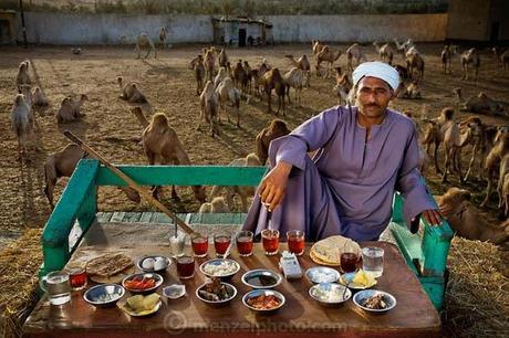 Ce qu’ils mangent en une journée, dans le monde ! Courtier en Egypte