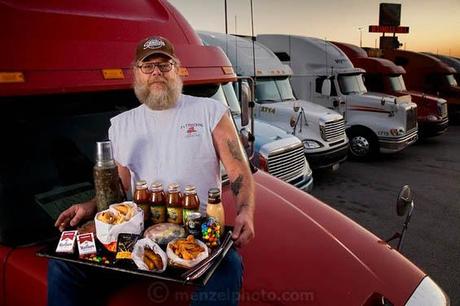 Ce qu’ils mangent en une journée, dans le monde ! Camionneur - Etats-Unis