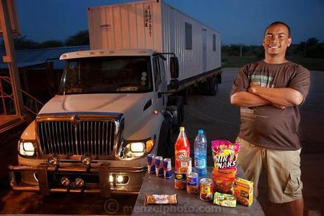 Ce qu’ils mangent en une journée, dans le monde ! Camionneur en Namibie