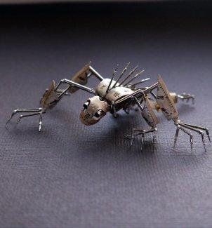 insects-made-from-watch-parts-and-discarded-objects-by-justin-gershenson-gates-a-mechanical-mind-8 Internet is Magic #9 – Jouer dans un film porno, c’est pas si évident.