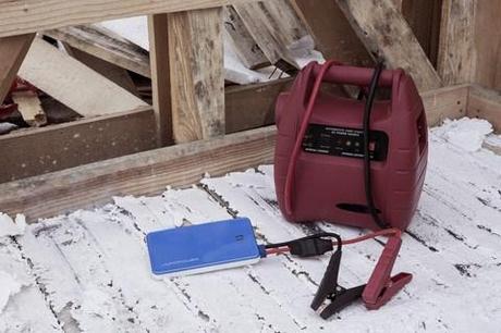 Jumpr : la batterie de poche si puissante qu’elle peut même démarrer votre voiture ! JUMPR-Compare_C_large