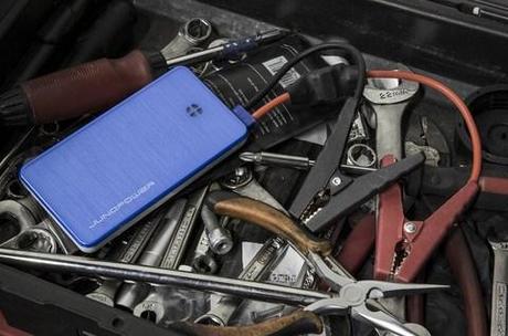 Jumpr : la batterie de poche si puissante qu’elle peut même démarrer votre voiture ! JUMPR-Necessary_Tool_large