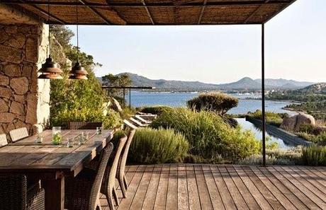 Maison pierre et bois Porto Vecchio Côté maison via Nat et nature Une maison de vacances comme on en rêve
