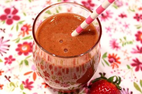 Green smoothie (fraise, banane, pomme, orange et épinard) IMG_6804r