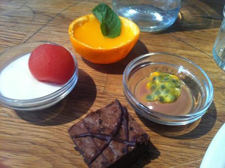 brunch vegetarien soya the red dress