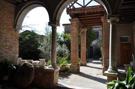 Le jardin de l’église Santa Caterina de Mazzorbo Jardin de l'église Santa Caterina de Mazzorbo