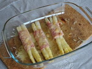 Asperges gratinées au jambon cru et au sirop d'érable◘ Asperges gratinées au jambon cru et au sirop d'érable◘