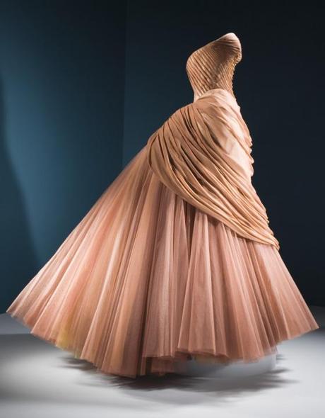 The Swan : une robe exceptionnelle de Charles James Swan-1951--Charles-James---Lacma-1.jpg