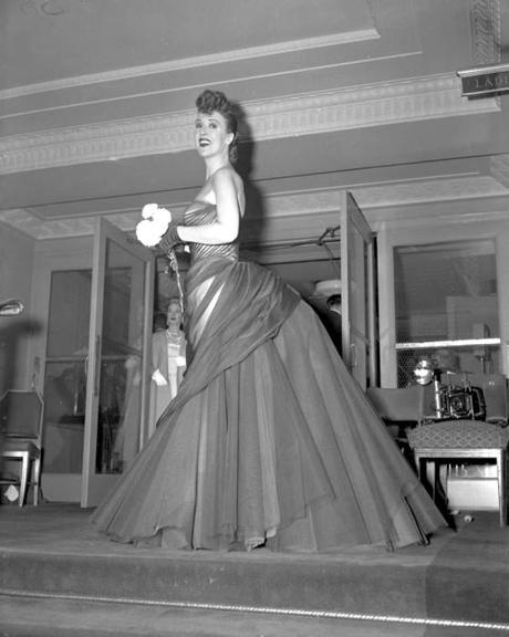 The Swan : une robe exceptionnelle de Charles James gypsy-rose-lee.jpg
