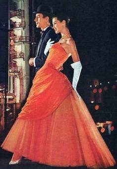 The Swan : une robe exceptionnelle de Charles James 74081c7c1b9bcbf02971b026265d2200.jpg