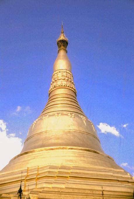 J213 - Rangoon, les pagodes Sule et Shwedagon