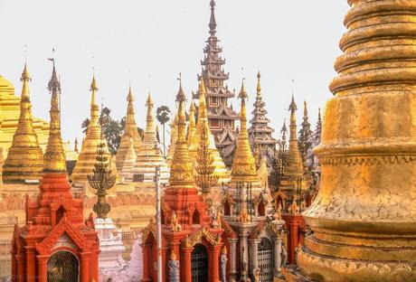 J213 - Rangoon, les pagodes Sule et Shwedagon