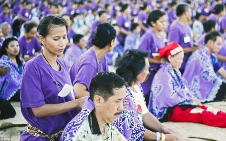 Record du monde  le plus grand massage de masse à Bali  © EPA (5)