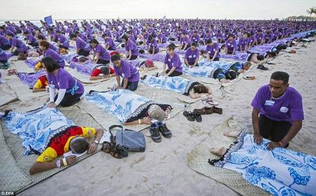 Record du monde  le plus grand massage de masse à Bali  © EPA (1)