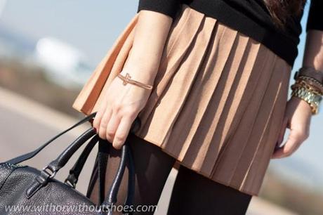 Un souffle d'air nouveau red_IMG_6124_Falda_CHICWISH_Cross_Bracelet_ROMWE.jpg