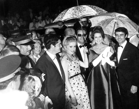 Les plus belles robes du Festival de Cannes, d’hier à aujourd’hui festival de cannes catherine deneuve