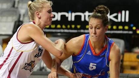 Australie : Stephanie TALBOT rejoindra Canberra Stephanie-TALBOT--Adelaide-_Sarah-REED.jpg