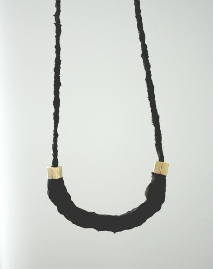 DIY – Se faire un collier avec un vieux t-shirt final