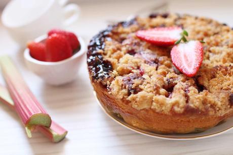 gateau renverse rhubarbe crumble martha stewart Gâteau renversé (et réversible !) à la rhubarbe et au crumble à la fraise 