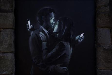 Phone-Lovers-Street-Art-by-Banksy-in-Bristol-England-Street-Art-mogwaii