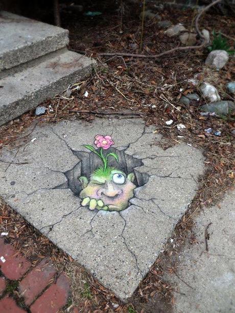 by-David-Zinn-in-Michigan-USA-Street-Art-mogwaii