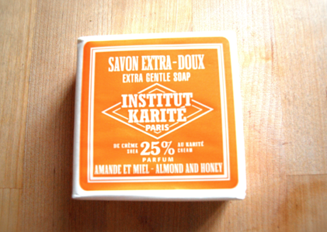 Baume à lèvres régénérant et savon extra-doux Institut Karité Savon institut karité