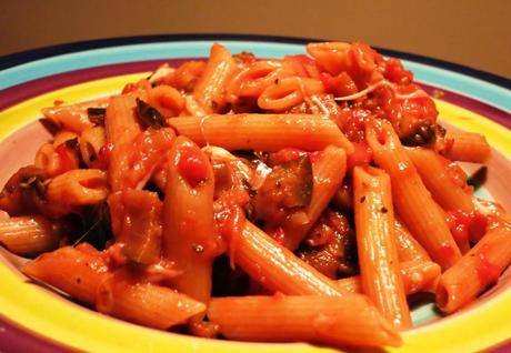 Penne aux aubergines et à la mozzarella Penne aux aubergines et à la mozzarella