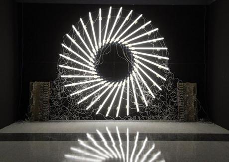 Lasers et lumière fluo à la Johannes Vogt Gallery par Matthew Schreiber - Exposition
