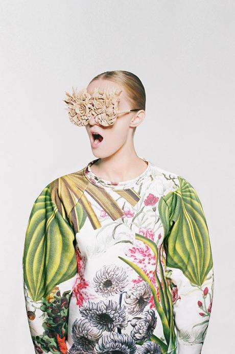 Création de mode et illustration par Masha Reva Fashion design and illustration by Masha Reva