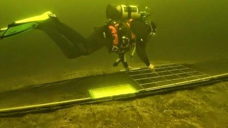 Un bateau vieux de 4500 ans découvert au fond d'un lac en Irlande